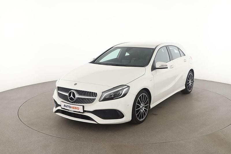 Weiß Gebraucht 2017 Mercedes A180 AMG Limousine | 16.910 € (Fairer Preis) - Bild 1/3