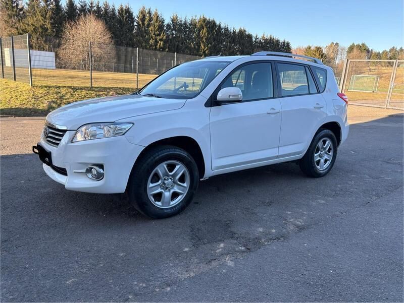 Weiß Gebraucht 2010 Toyota RAV4 SUV | 7.399 € (Fairer Preis) - Bild 1/4