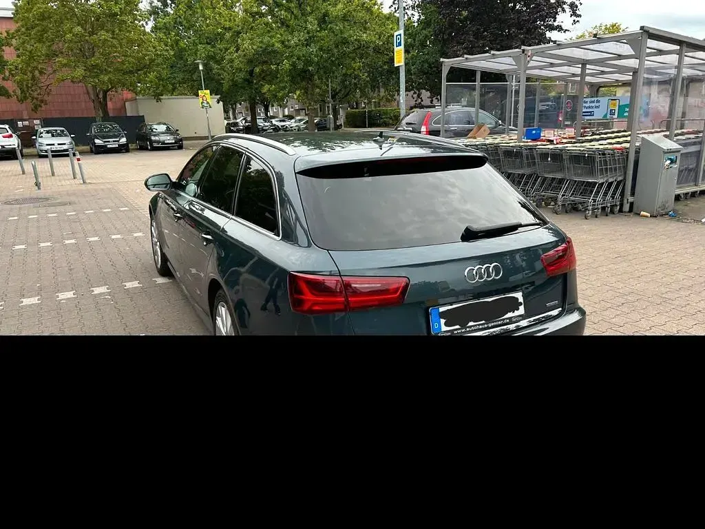 Gebraucht Audi A6 218 PS (160 kW) 2015 Blau Kombi