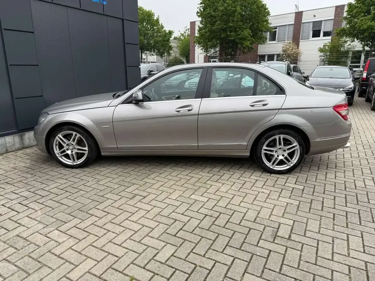 Gebraucht Mercedes C320 224 PS (164 kW) 2008 Grau Limousine