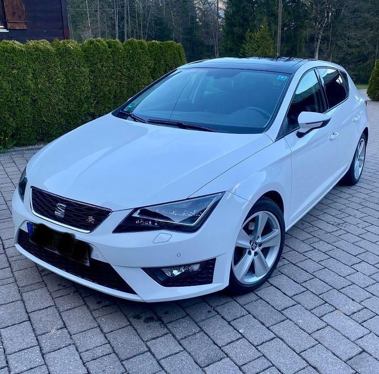 Weiß Gebraucht 2017 Seat Leon FR Limousine | 14.290 € (Etwas zu teuer) - Bild 1/4