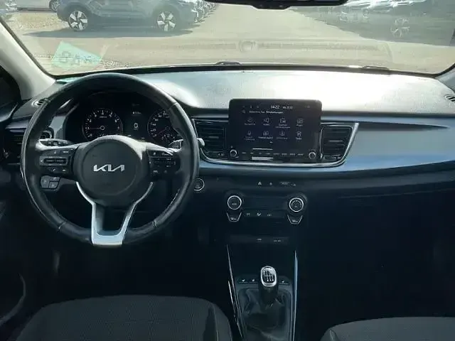 Gebraucht Kia Rio Spirit 199 PS (146 kW) 2022 Schneeweiß SUV