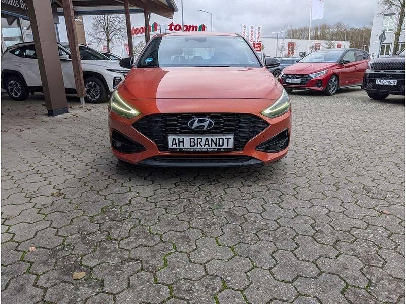 Gebraucht Hyundai i30 Advantage 101 PS (74 kW) 2024 Orange Limousine