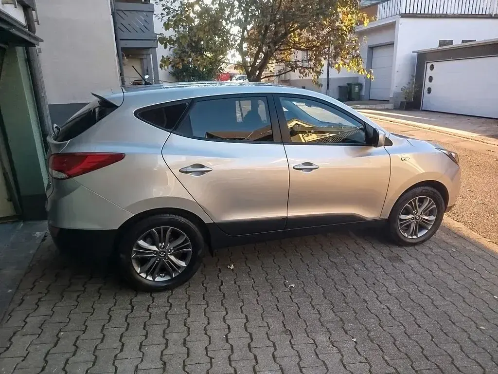 Gebraucht Hyundai ix35 Trend 135 PS (99 kW) 2013 Silber SUV