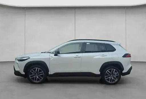 Neu Toyota Corolla Cross 140 PS (102 kW) 2026 Weiß SUV
