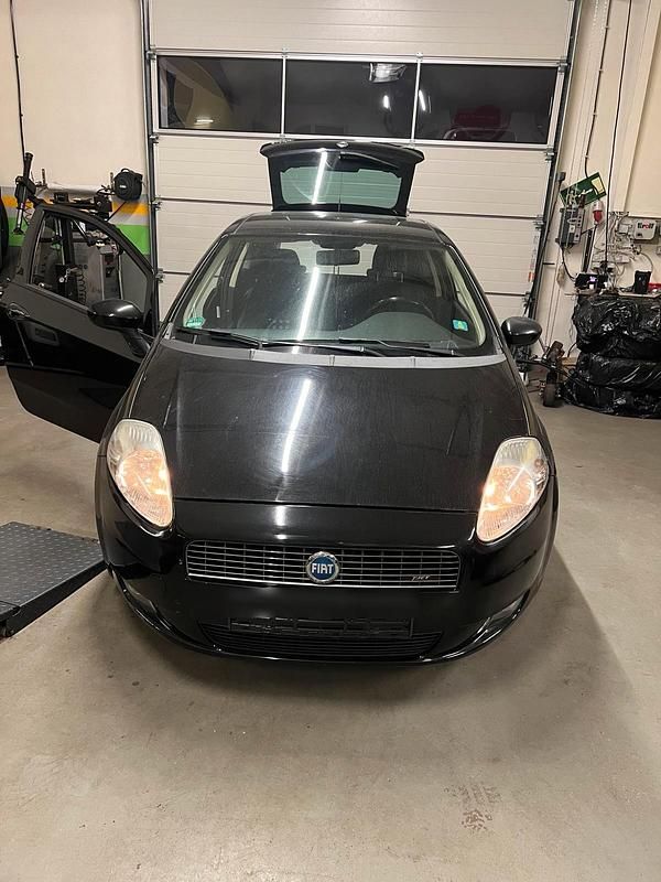 Schwarz Gebraucht 2009 Fiat Punto Kleinwagen | 1.000 € (Superpreis) - Bild 1/4