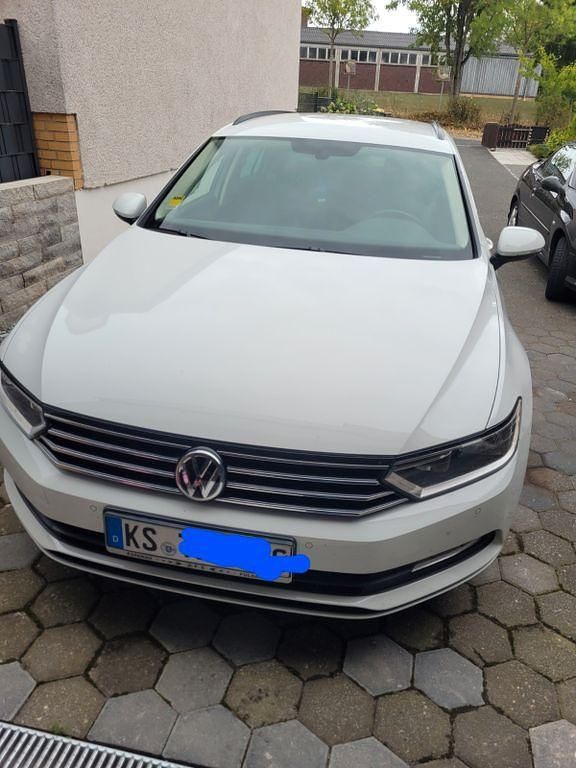 Gebraucht VW Passat Trendline 120 PS (88 kW) 2019 Weiß Kombi