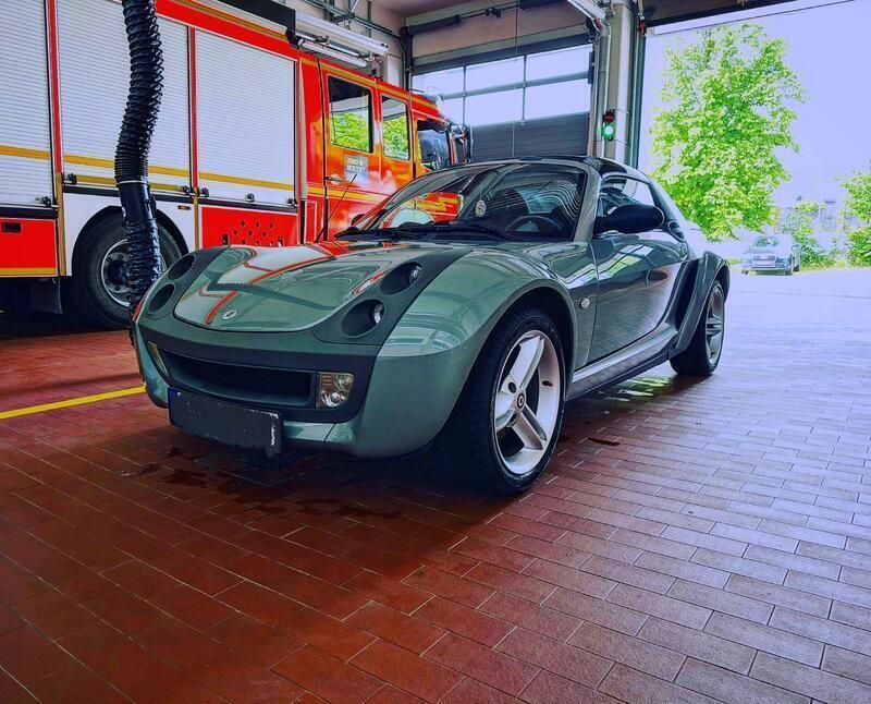 Grün Gebraucht 2003 Smart Roadster Cabrio | 7.799 € (Etwas zu teuer) - Bild 1/4