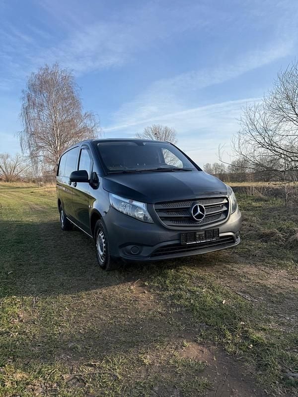 Gebraucht Mercedes Vito 115 PS (84 kW) 2015 Schwarz Van