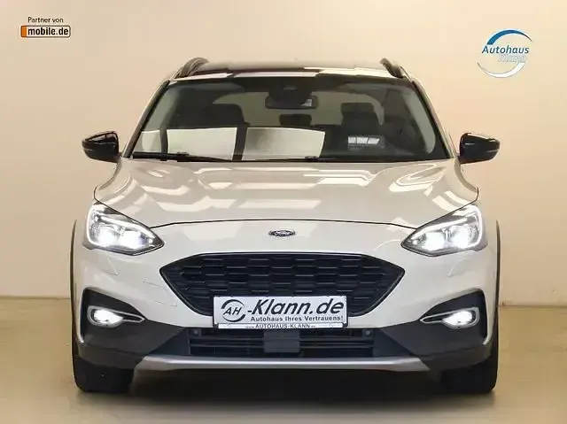 Używany Ford Focus Active 150 KM (110 kW) 2019 Biały Sedan/Limuzyna