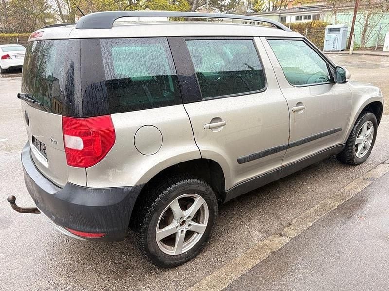 Gebraucht Skoda Yeti Ambition 110 PS (80 kW) 2011 Beige SUV