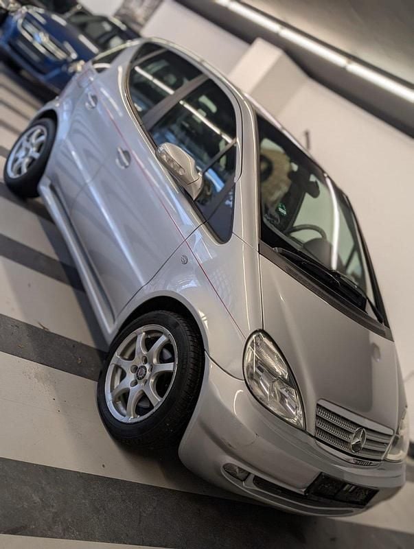 Silber Gebraucht 2003 Mercedes A210 Kleinwagen | 3.199 € (Guter Preis) - Bild 1/4