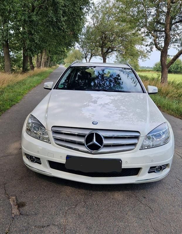 Weiß Gebraucht 2010 Mercedes C180 Avantgarde Kombi | 6.000 € (Guter Preis) - Bild 1/4