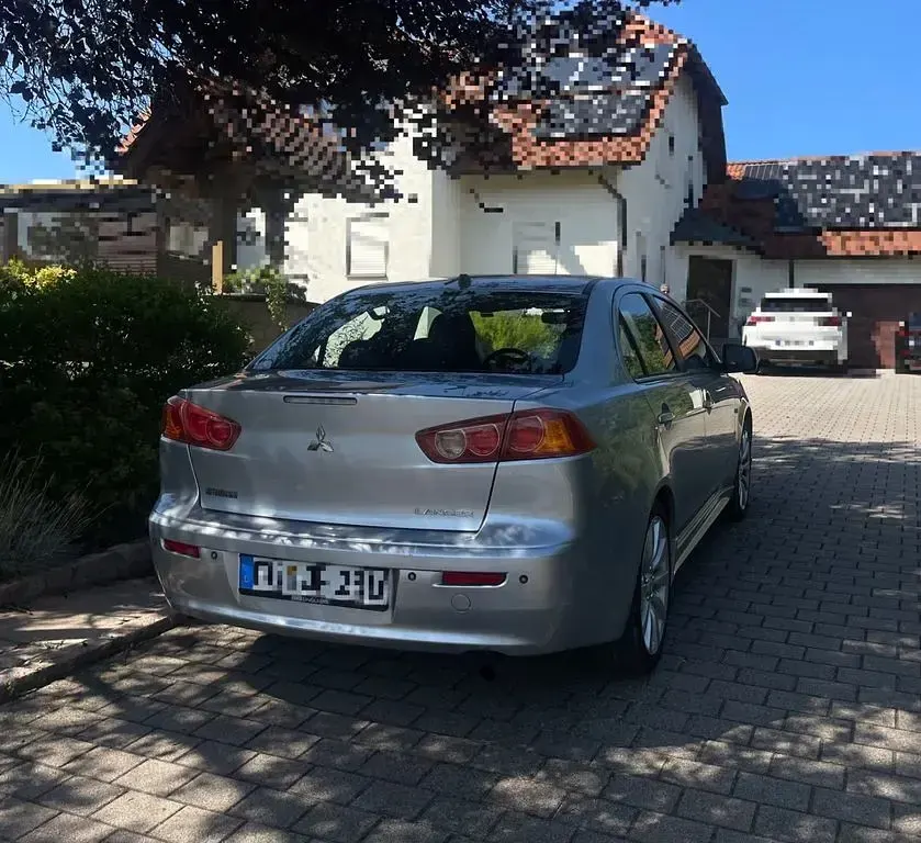Gebraucht Mitsubishi Lancer 143 PS (105 kW) 2008 Silber Limousine