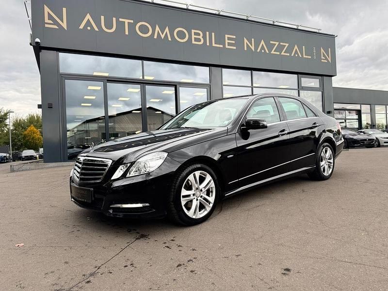 Schwarz Gebraucht 2011 Mercedes E220 Avantgarde Limousine | 10.999 € (Guter Preis) - Bild 1/4