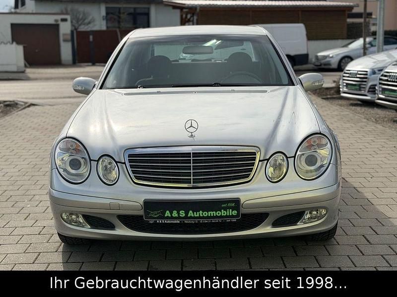 Gebraucht Mercedes E220 150 PS (110 kW) 2002 Silber Limousine