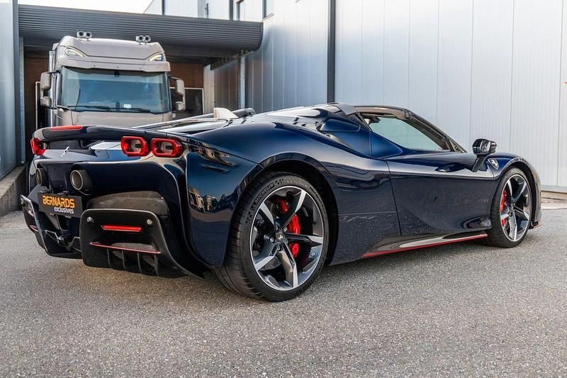 Gebraucht Ferrari SF90 999 PS (734 kW) 2024 Blau Cabrio