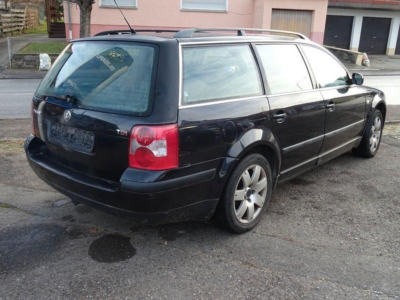 Gebraucht VW Passat Trendline 131 PS (96 kW) 2001 Schwarz Kombi