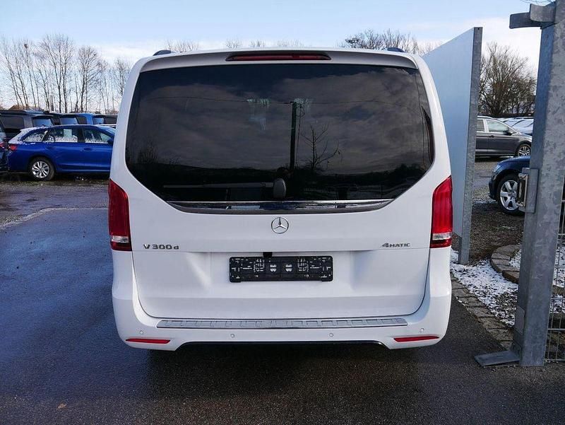 Gebraucht Mercedes V300 Avantgarde Edition 239 PS (175 kW) 2020 Bergkristallweiß metallic Van / Kleinbus