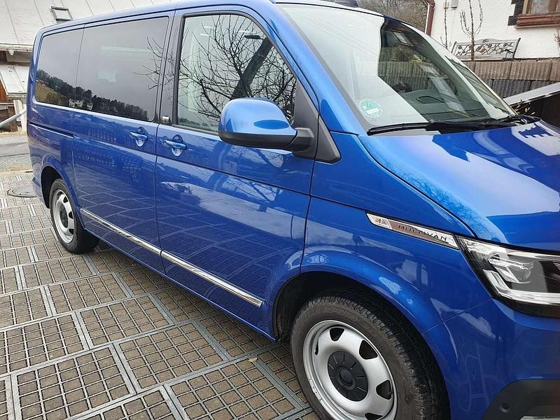 Gebraucht VW Multivan 150 PS (110 kW) 2021 Blau Van