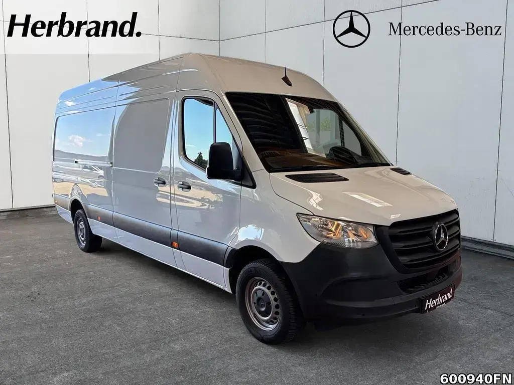 Gebraucht Mercedes Sprinter 170 PS (125 kW) 2025 Weiß Van