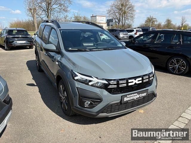 Neu Dacia Jogger Expression 110 PS (80 kW) 2026 Grün Van / Kleinbus