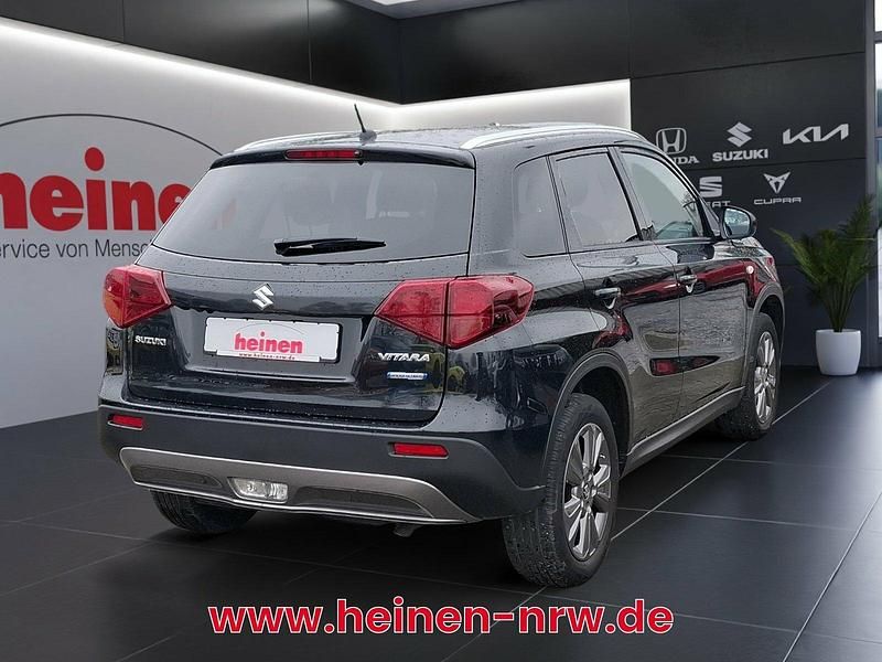 Gebraucht Suzuki Vitara Comfort 129 PS (94 kW) 2023 Schwarz SUV