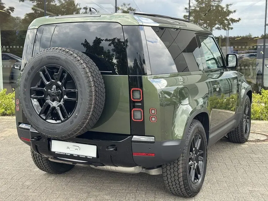 Gebraucht Land Rover Defender S 249 PS (183 kW) 2026 Woolstone green gloss SUV