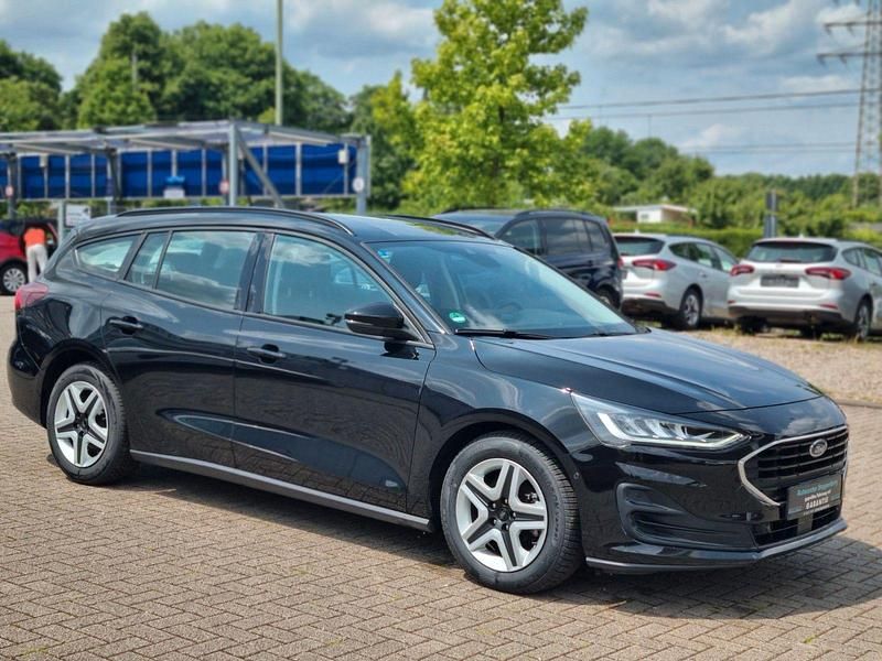 Gebraucht Ford Focus Cool & Connect 125 PS (91 kW) 2022 Schwarz Kombi