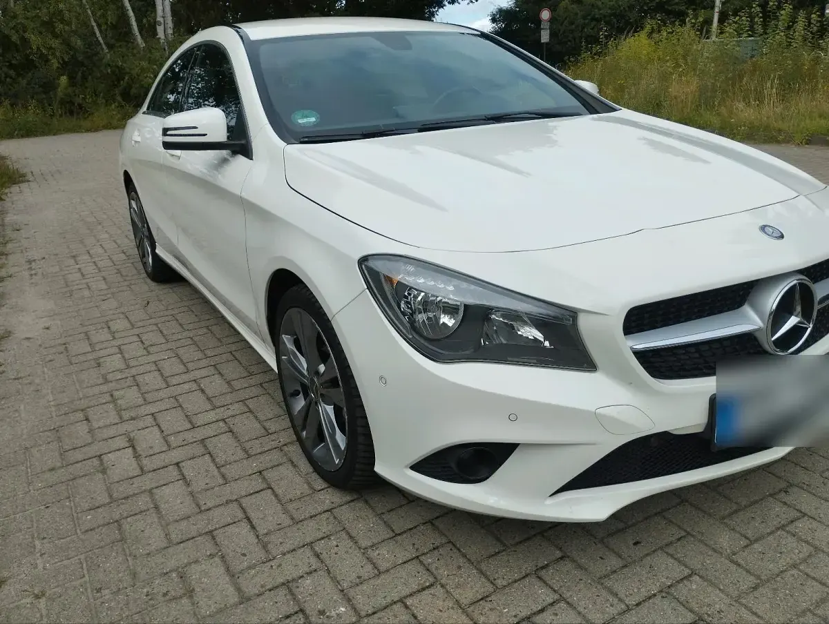 Gebraucht Mercedes CLA200 156 PS (114 kW) 2013 Weiß Coupé
