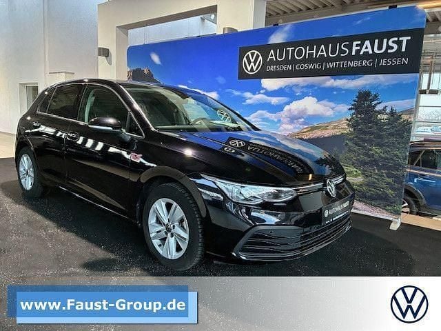 Gebraucht VW Golf VIII Life 116 PS (85 kW) 2023 Schwarz perleffekt Limousine
