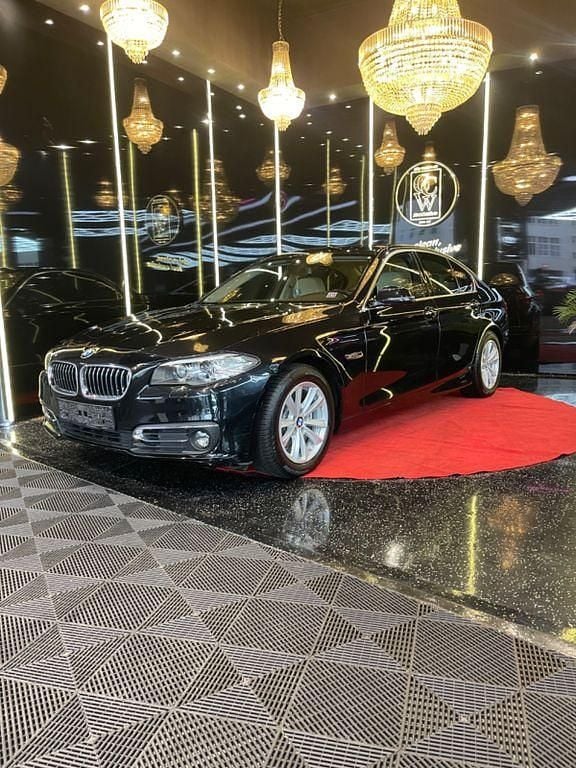 Schwarz Gebraucht 2014 BMW 520 Luxury Line Limousine | 12.999 € (Superpreis) - Bild 1/4