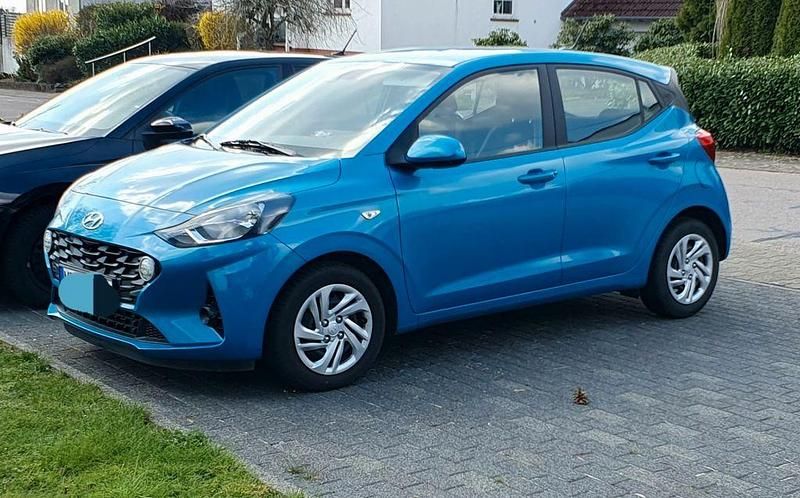 Gebraucht Hyundai i10 Trend 67 PS (49 kW) 2022 Blau Kleinwagen