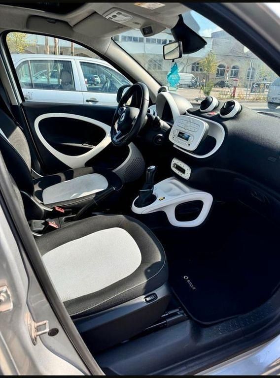 Gebraucht Smart ForFour Passion 71 PS (52 kW) 2015 Silber Kleinwagen