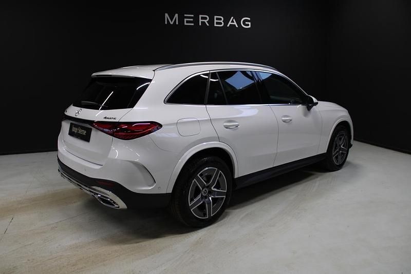 Gebraucht Mercedes GLC300e AMG 197 PS (144 kW) 2024 Manufaktur opalithweiß bright SUV