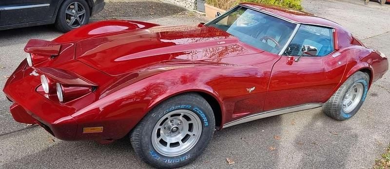 Rot Gebraucht 1977 Chevrolet Corvette Stingray Coupé | 36.000 € - Bild 1/4