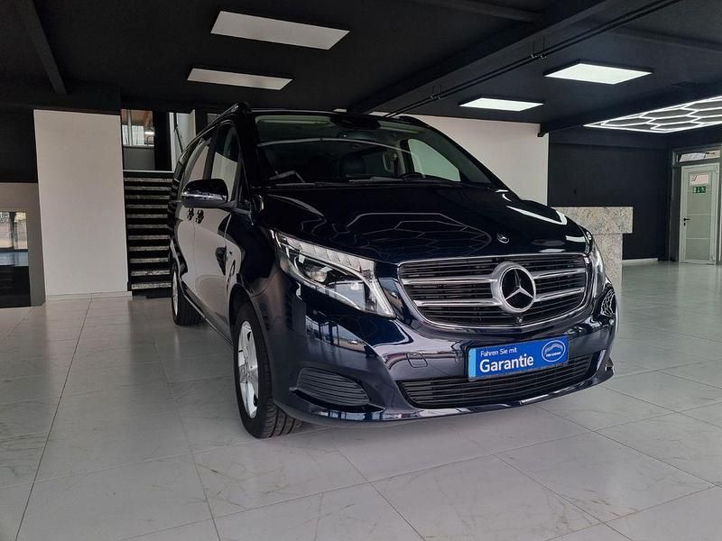 Gebraucht Mercedes V250 190 PS (139 kW) 2015 Blau Van / Kleinbus
