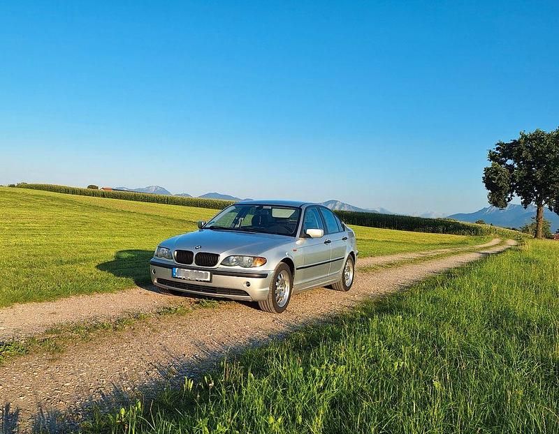 Silber Gebraucht 2002 BMW 318 Limousine | 3.490 € (Fairer Preis) - Bild 1/4