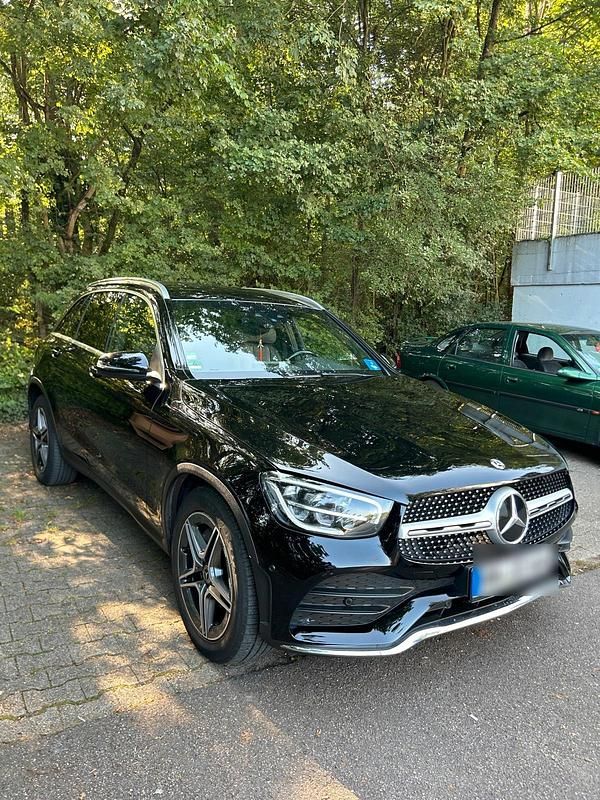 Schwarz Gebraucht 2020 Mercedes GLC200 AMG SUV | 37.500 € (Fairer Preis) - Bild 1/4