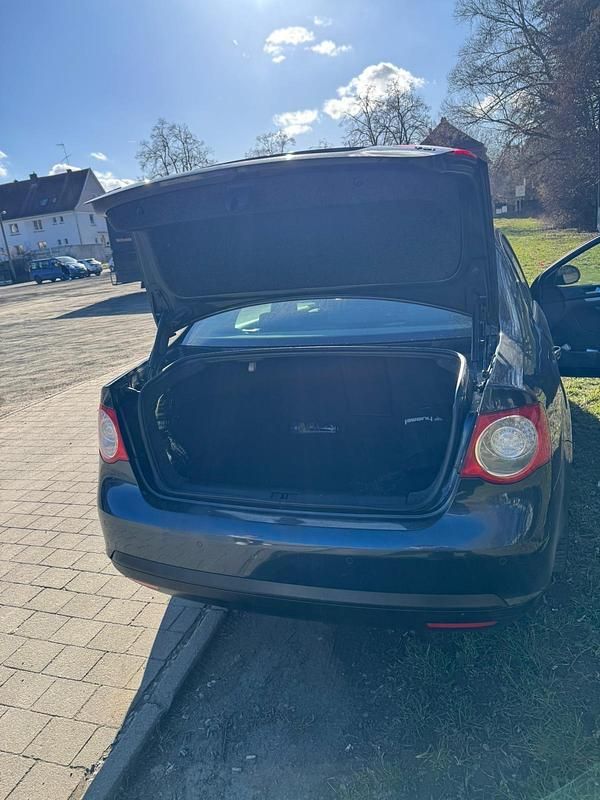 Gebraucht VW Jetta 122 PS (89 kW) 2009 Schwarz Limousine