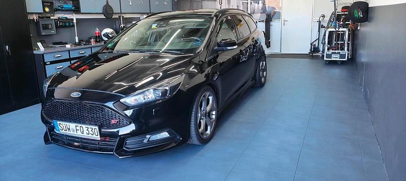 Gebraucht Ford Focus ST 330 PS (242 kW) 2017 Schwarz Kombi