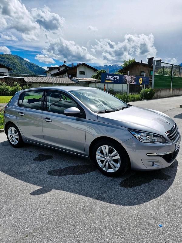Gebraucht Peugeot 308 131 PS (96 kW) 2014 Silber Kleinwagen