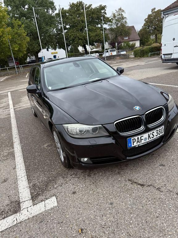 Gebraucht BMW 318 143 PS (105 kW) 2012 Kombi