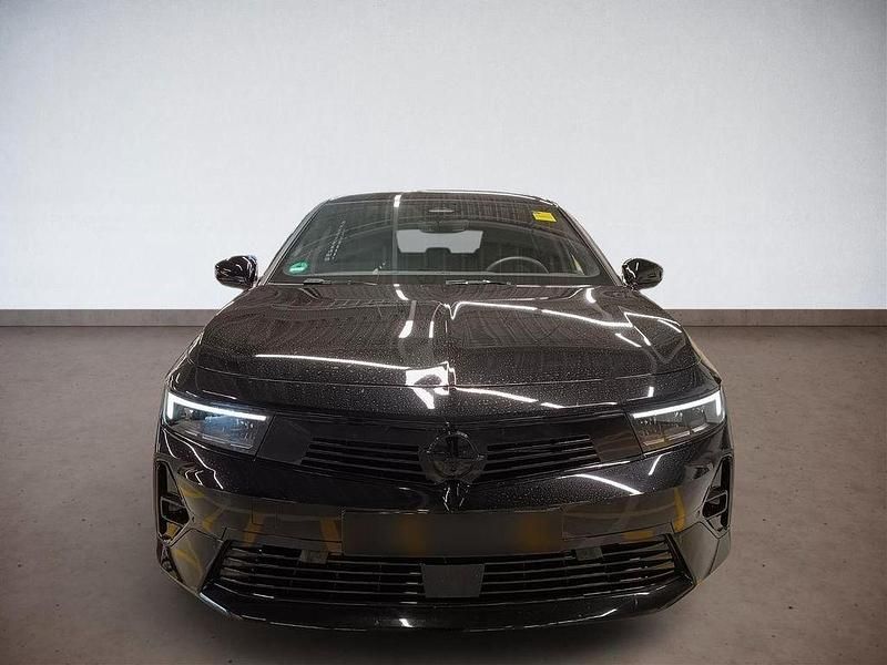 Gebraucht Opel Astra 131 PS (96 kW) 2024 Schwarz Limousine