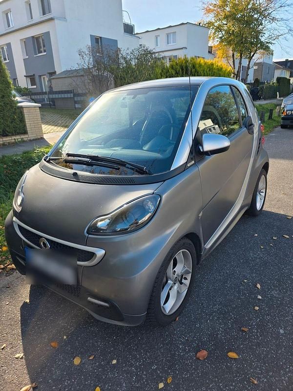 Grau Gebraucht 2014 Smart ForTwo Coupé Edition Citybeam Coupé | 6.900 € (Fairer Preis) - Bild 1/4