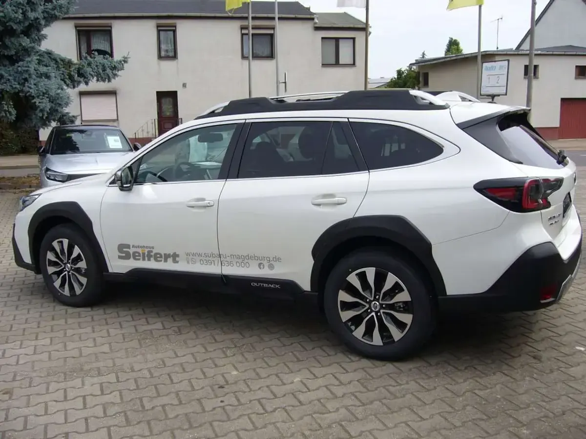 Gebraucht Subaru Outback Platinum 169 PS (124 kW) 2025 Crystal white pearl Kombi