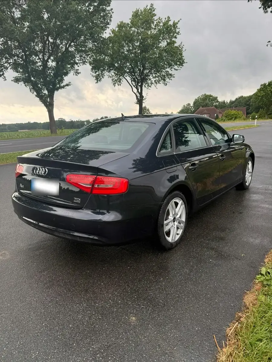 Gebraucht Audi A4 177 PS (130 kW) 2013 Blau Limousine