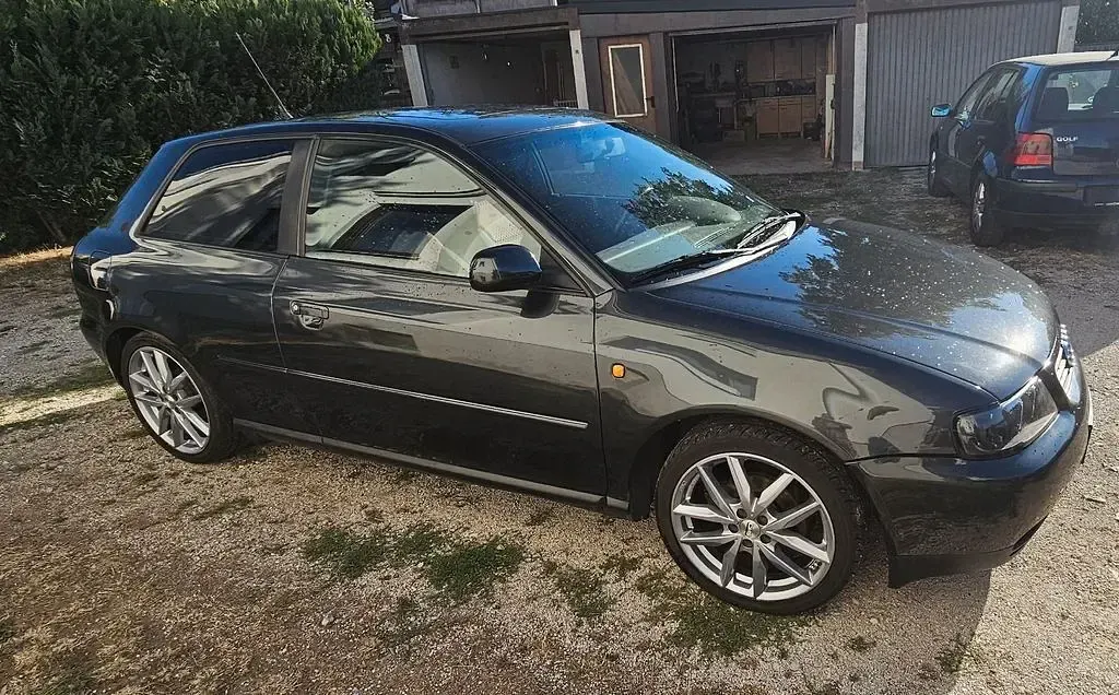 Gebraucht Audi A3 Sport 101 PS (74 kW) 1997 Schwarz Kleinwagen