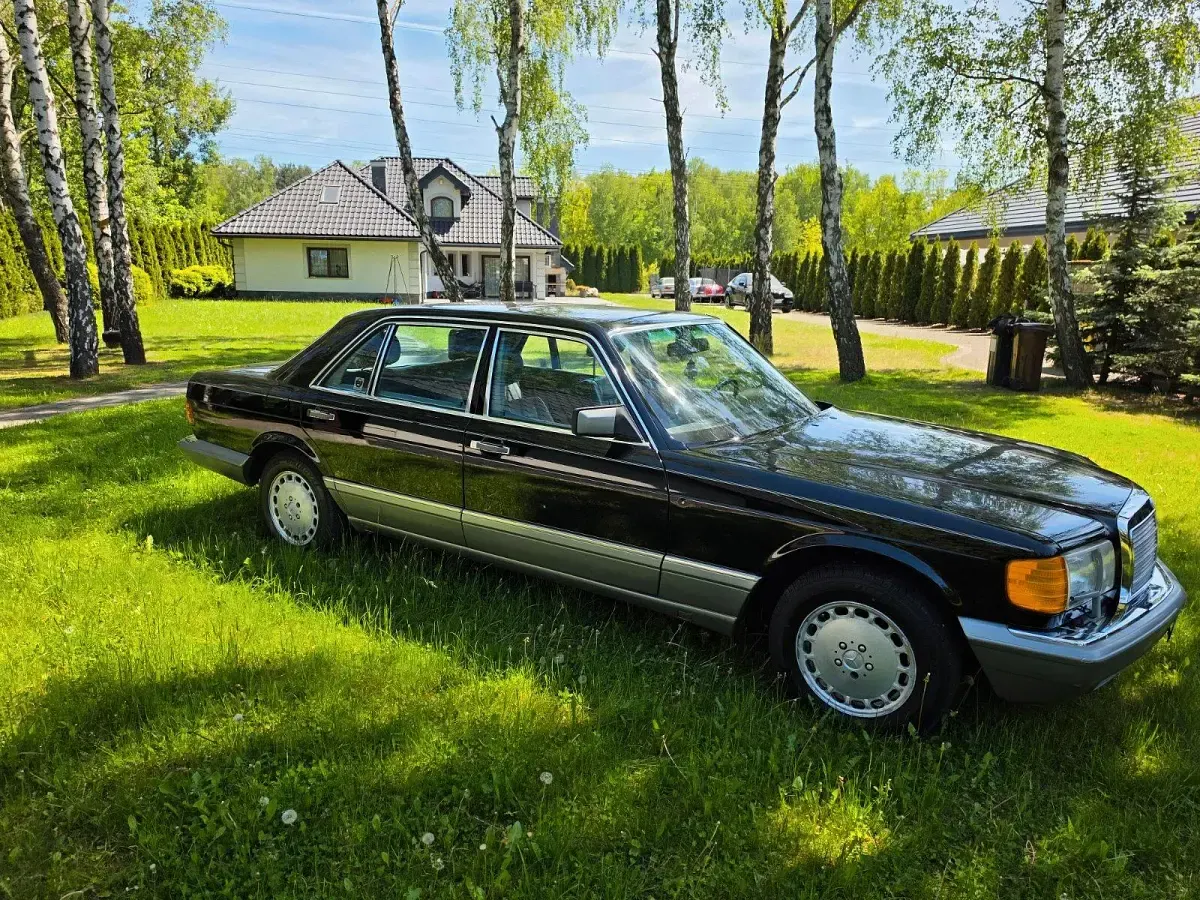 Gebraucht Mercedes 560 238 PS (175 kW) 1988 Schwarz Limousine