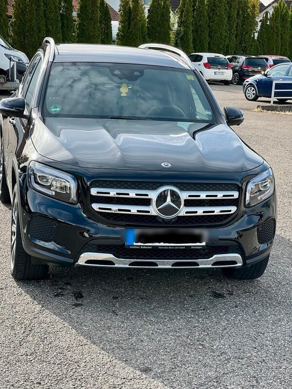 Schwarz Gebraucht 2021 Mercedes GLB200 SUV | 31.600 € (Superpreis) - Bild 1/4